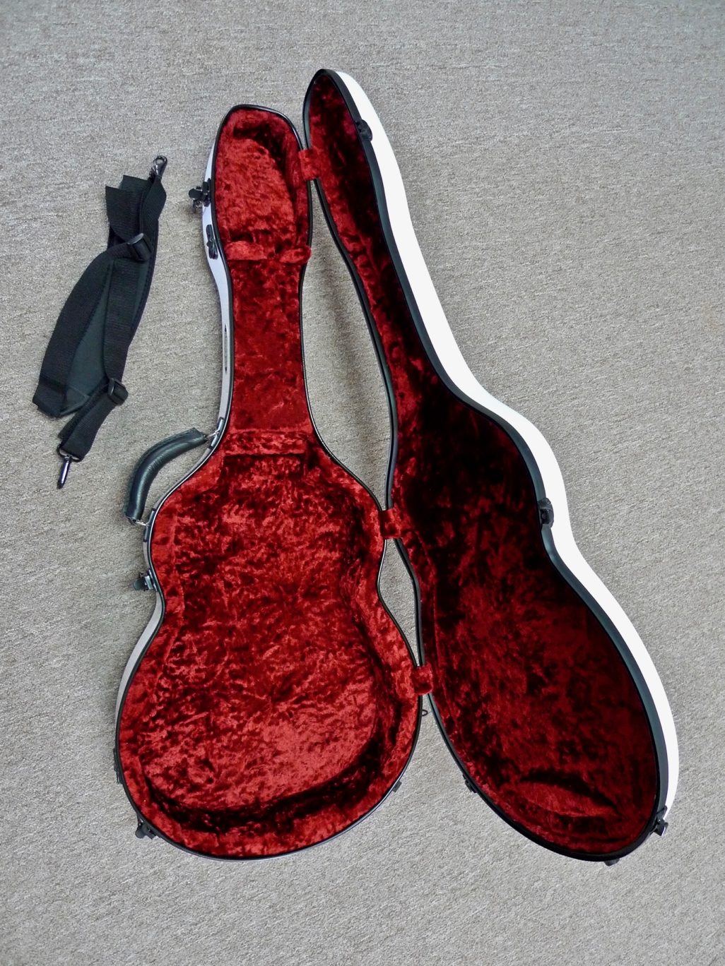 Hoffee Deluxe Carbon Fiber Case, Dreadnought, White/Red, Includes