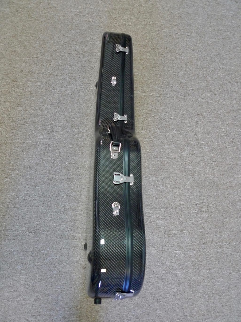 Karura Dreadnought Guitar Carbon Fiber Flight Case Carbon/Blue Gray